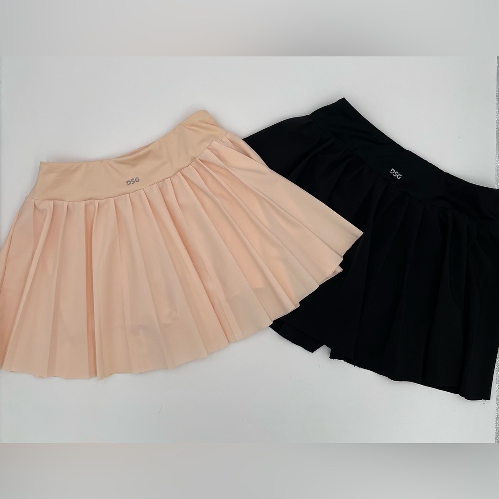 DSG girls pleated skorts black and cream